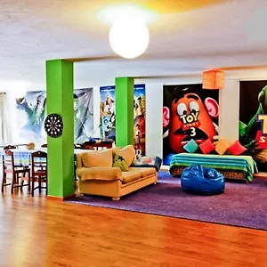 Coloured Appartement FAO